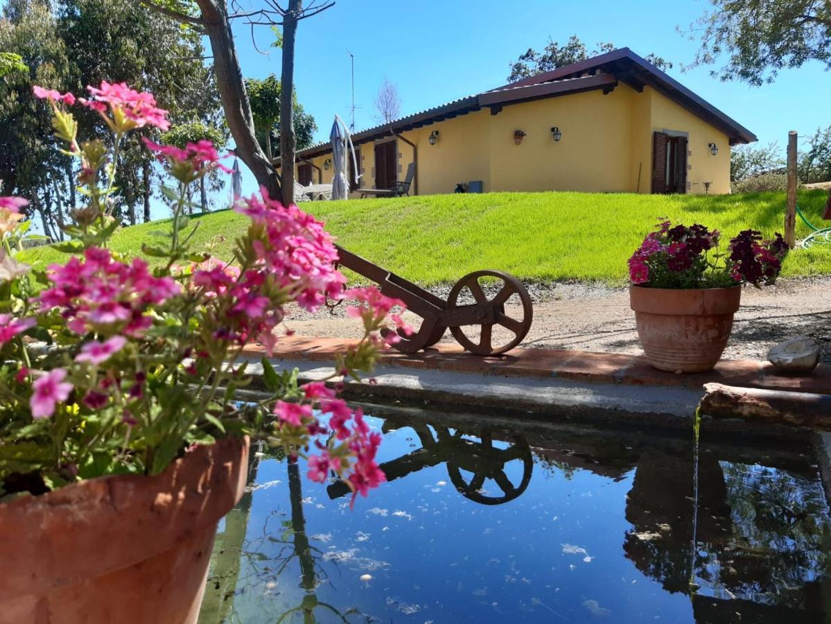 Agriturismo La Sorgente Фонтебланда Екстер'єр фото