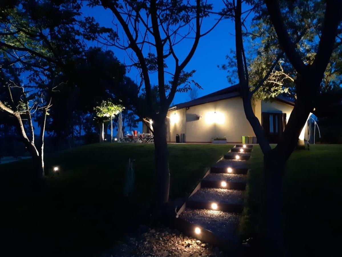 Agriturismo La Sorgente Фонтебланда Екстер'єр фото