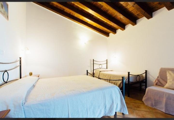 Agriturismo La Sorgente Фонтебланда Екстер'єр фото