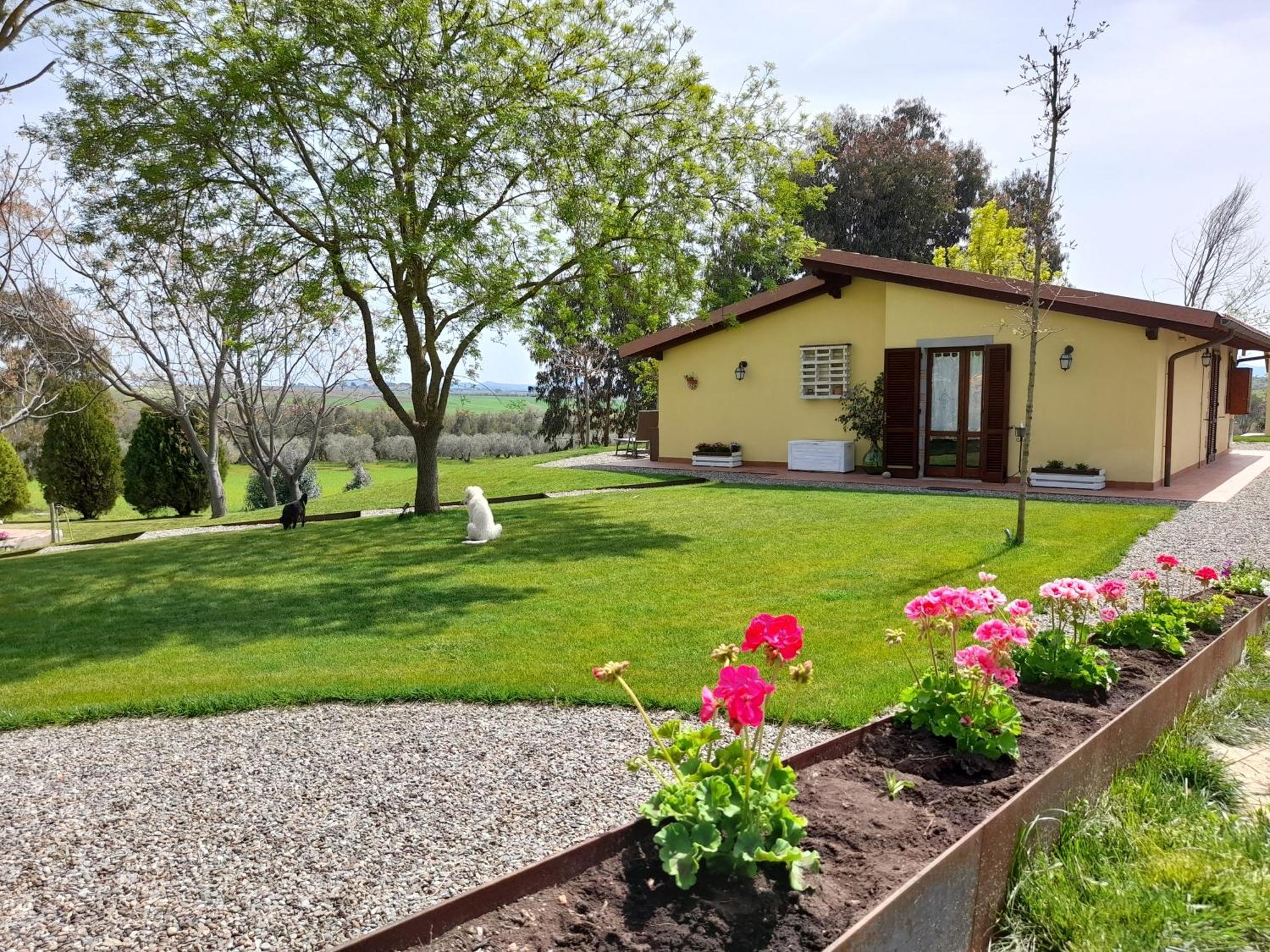 Agriturismo La Sorgente Фонтебланда Екстер'єр фото